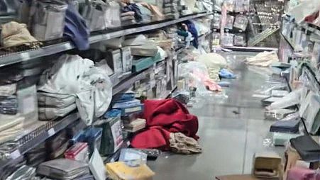 ！数千件商品被扣！开业时曾引发民众抢购开元棋牌澳洲爆火义乌商品城遭突击检查(图3)